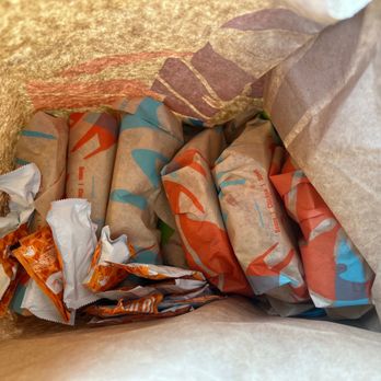 Taco Bell / Pizza Hut - Fast Food Near Me - Seal Beach, California
