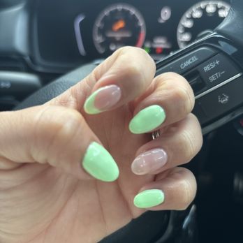 Bonitas Nails - This is what I got!!!! This is unacceptable. If you can't do a design don't say that you're capable of doing it. - Nail Technicians Near Me - West Carson, California