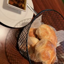 Toni's Italian Restaurant - Garlic bread