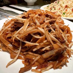 a plate of noodles a plate of noodles
