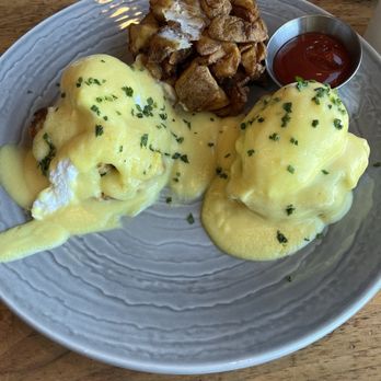 Water's Table - Crab Benedict - New American Near Me - Renton, Washington Water's Table - Crab Benedict - New American Near Me - Renton, Washington