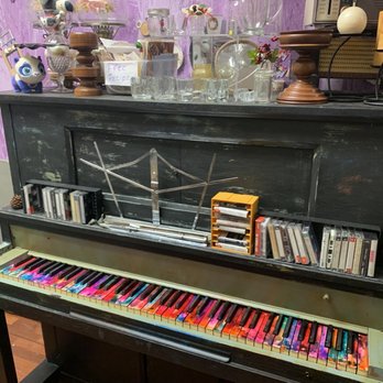 Creative Junk Therapy - Community Service/Non-Profit Near Me - Brandon, Florida