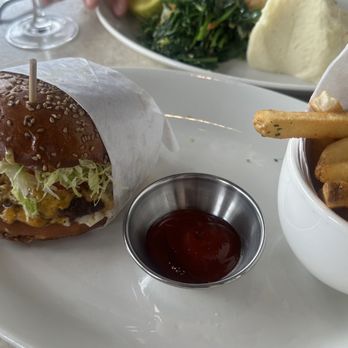 Nick's Manhattan Beach - Cheeseburger - American Near Me - Manhattan Beach, California