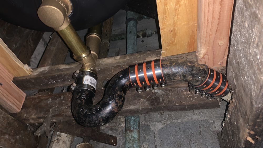 Slide of Aqua Tech Plumbing