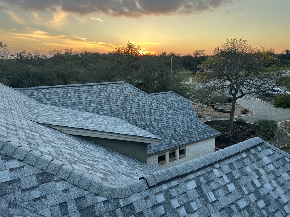 Slide of Fernando's Roofing