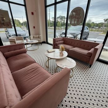 Beignets & Brew - Interior - Coffee & Tea Near Me - Destin, Florida