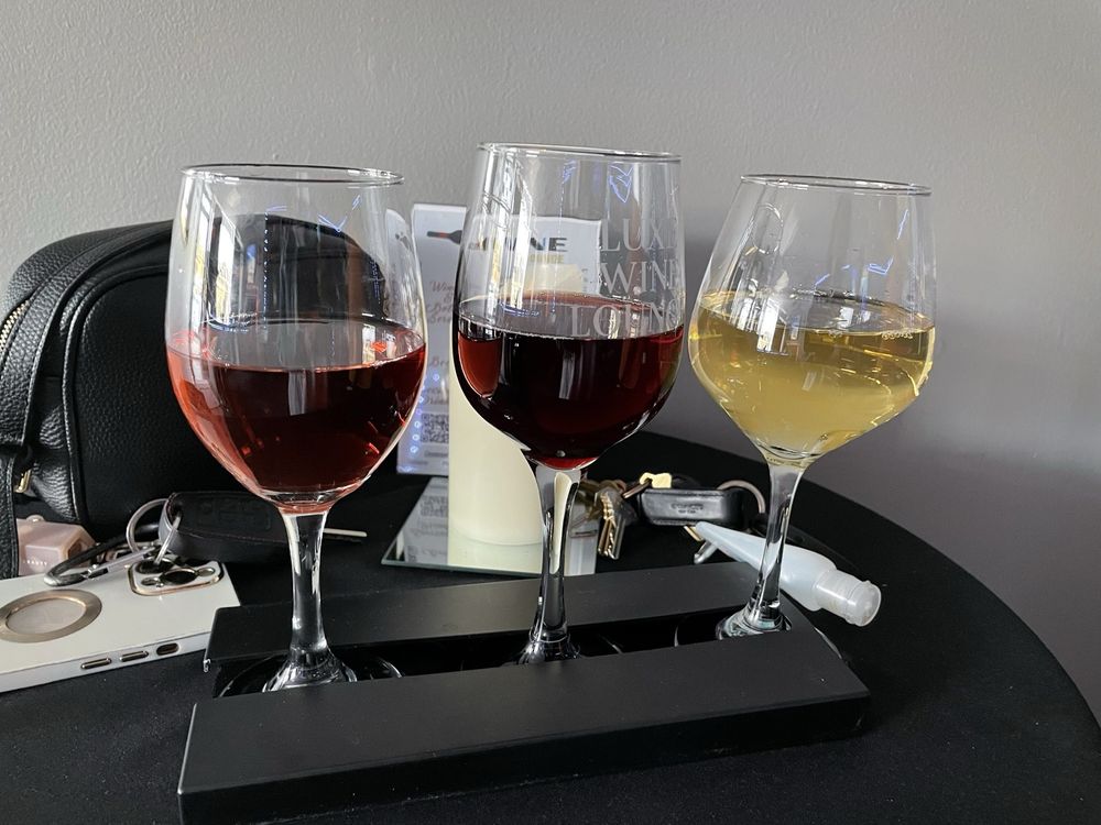 LUXE WINE LOUNGE 7016 Indianapolis Blvd, Hammond, Indiana Wine Bars