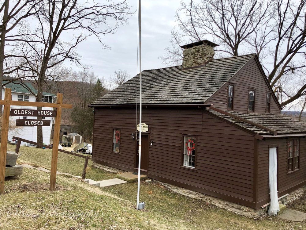 THE OLDEST HOUSE Updated September 2024 297 Main St, Laceyville