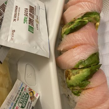Sushi Ya - Yellowtail Delight Roll - Sushi Bars Near Me - Pasadena, California