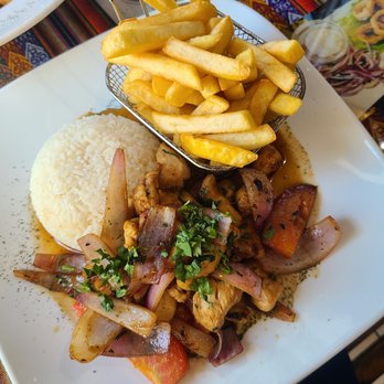 Ceviche Avenue - Saltado De Pollo - Peruvian Near Me - Hallandale Beach, Florida Ceviche Avenue - Saltado De Pollo - Peruvian Near Me - Hallandale Beach, Florida