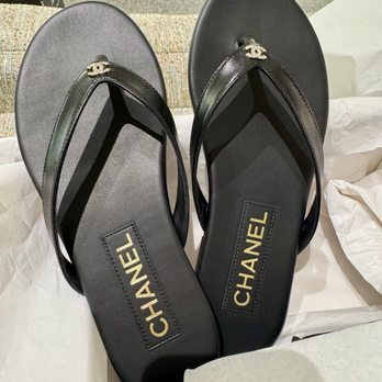 Chanel - Accessories Near Me - Honolulu, Hawaii Chanel - Accessories Near Me - Honolulu, Hawaii