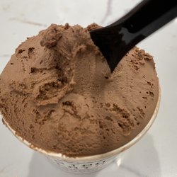 Lucciano's - Chocolate gelato