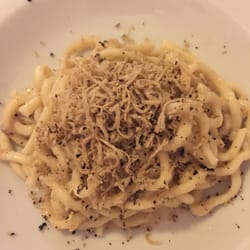 Antica Cantina di Orvieto - Umbrichelli alla norcina con salsiccia e tartufo