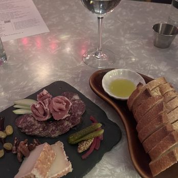 The Allegheny Wine Mixer - Wine Bars Near Me - Pittsburgh, Pennsylvania
