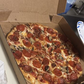 Molokai Pizza Cafe - Pepperoni, Mushroom and Bacon - Pizza Near Me - Kaunakakai, Hawaii Molokai Pizza Cafe - Pepperoni, Mushroom and Bacon - Pizza Near Me - Kaunakakai, Hawaii