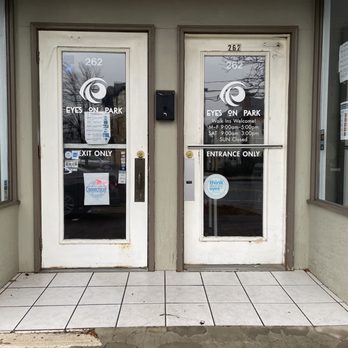 Eyes On Park - Laser Eye Surgery/Lasik Near Me - West Hartford, Connecticut Eyes On Park - Laser Eye Surgery/Lasik Near Me - West Hartford, Connecticut