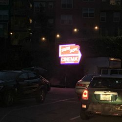 Bernal Heights Outdoor Cinema - Pop-up drive-in