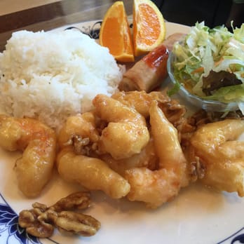 Great China - Walnut Prawn Lunch Plate. The prawns were cooked to perfection. Crispy, light and flaky. - Chinese Near Me - Berkeley, California Great China - Walnut Prawn Lunch Plate. The prawns were cooked to perfection. Crispy, light and flaky. - Chinese Near Me - Berkeley, California
