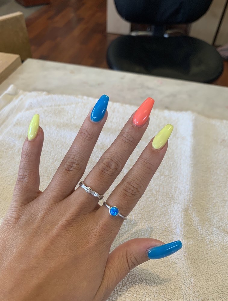 HOLLYWOOD NAILS & FACIALS Updated August 2024 10 Photos & 12