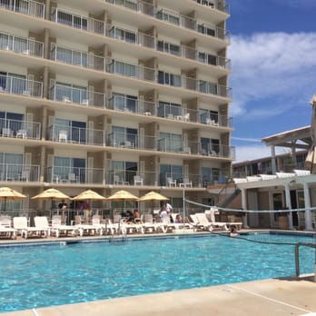 Reges Oceanfront Resort - Relaxing by the beautifully heated pool - Hotels Near Me - Wildwood Crest, New Jersey