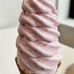 Far Out - Vanilla with strawberry and banana