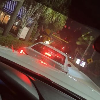 Taco Bell - Drive through line - Fast Food Near Me - Miramar, Florida