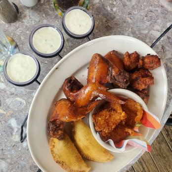 Bahama Breeze - Appetizer Sampler - Bars Near Me - Schaumburg, Illinois