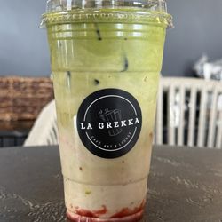 La Grekka Cafe Art & Lounge - Strawberry Matcha