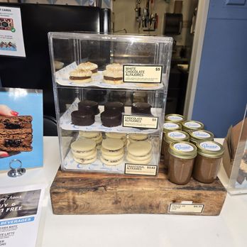 Paraná Empanadas - Alfajores Cookie Sandwiches - Empanadas Near Me - San Diego, California Paraná Empanadas - Alfajores Cookie Sandwiches - Empanadas Near Me - San Diego, California