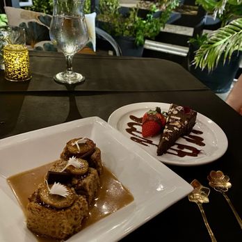 Sol St Pete Bistro - Banana bread and flourless chocolate cake - New American Near Me - St. Petersburg, Florida Sol St Pete Bistro - Banana bread and flourless chocolate cake - New American Near Me - St. Petersburg, Florida