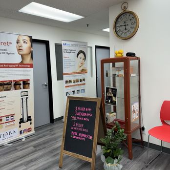 Tiara Aesthetics - Tiara skin and hair waiting room - Medical Spas Near Me - Los Angeles, California Tiara Aesthetics - Tiara skin and hair waiting room - Medical Spas Near Me - Los Angeles, California