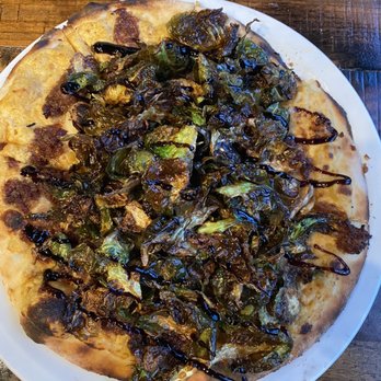 Two Hound Red Brewing - White Pizza - Brewpubs Near Me - Glen Ellyn, Illinois