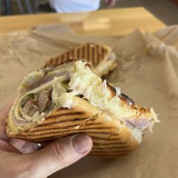 Pinho's - Huge hot Cuban wow