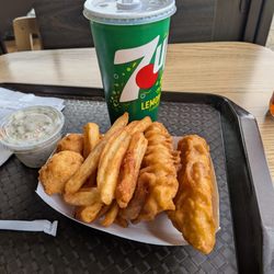 Marino's Seafood - Fish and chips platter