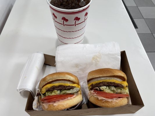 In-N-Out Burger by null