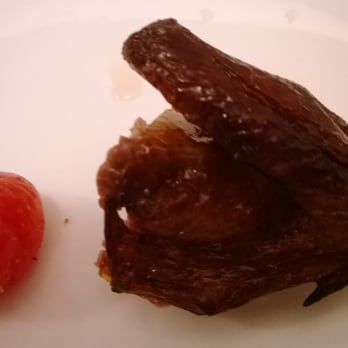 大班樓 - 龍井菊花煙薰乳鴿 (Dragonwell and Chrysanthemum tea smoked squab) - Chinese Near Me - Hong Kong, HK