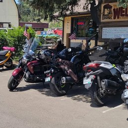 Group ride to watch Shelvis and eat Burgers. Group ride to watch Shelvis and eat Burgers.