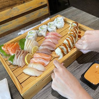 Sushi R91 - Love boat - Japanese Near Me - Riverside, California