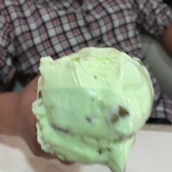 Santa Clara - Pistachio ice cream