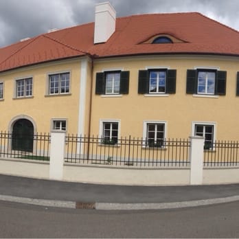 Emmerich Knoll - Wineries Near Me - Dürnstein, 3