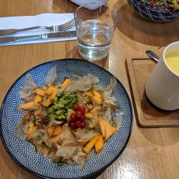 Poisson du jour was a salmon ceviche.