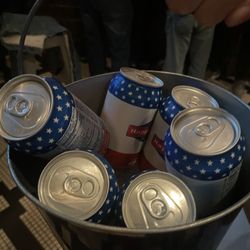 Logie’s On The Corner - happy dad bucket