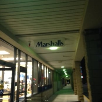 Marshalls - Marshalls -- 200 Franklin Village Dr, Franklin                    Sign - Department Stores Near Me - Franklin, Massachusetts