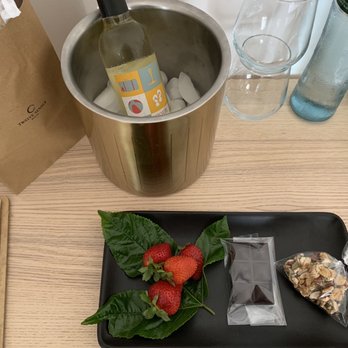 Twelve Senses Retreat - Goodies on arrival - Health Retreats Near Me - Encinitas, California
