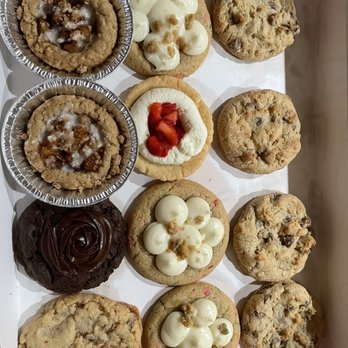 Crumbl - Redlands - Bakeries Near Me - Redlands, California