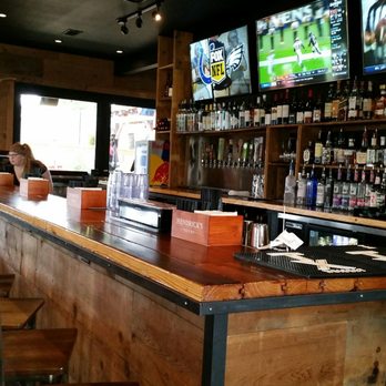 The Tipsy Oak - Bar - Gastropubs Near Me - Arlington, Texas