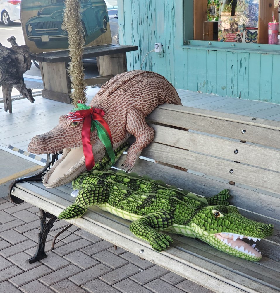 PAPER MERCHANT Updated August 2024 340 13th Ave S, Naples, Florida