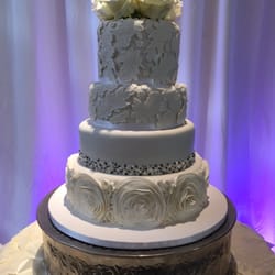 Aunt B's Cakes & Desserts - Marshmallow fondant roses and sugar lace