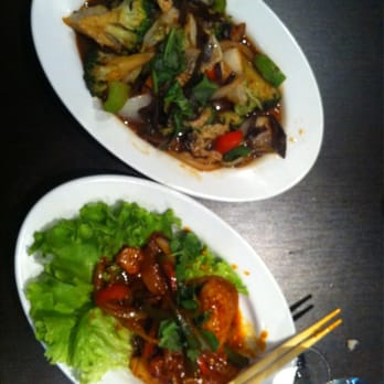 Thu Thu - Calamars salutes Au sate and Legumes sautes nature - Vietnamese Near Me - Paris, 75