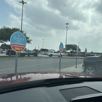 H-E-B - Narrow parking spots, careful - Grocery Near Me - San Antonio, Texas